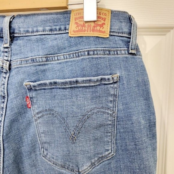 *SOLD*LEVI'S Women's Curvy Bootcut Mid Rise Medium - Picture 6 of 9